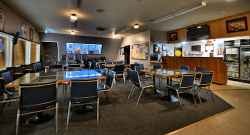 lounge_area_lr.jpg